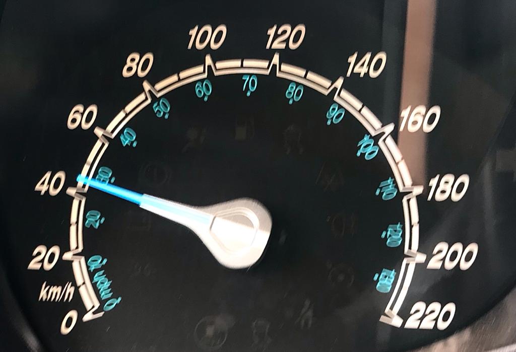 Redução 10km/h no limite de velocidade ajuda a salvar vidas
